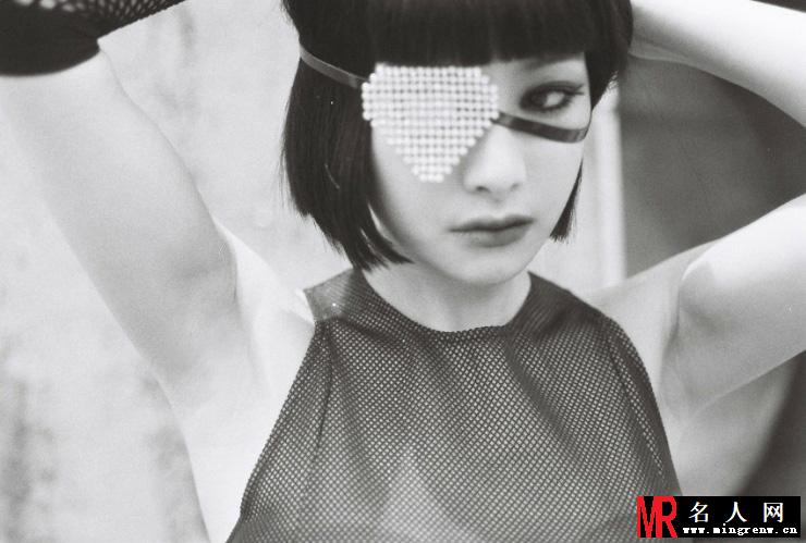 韩团f(x)宋茜复古写真 冷艳妩媚异国风情(1)