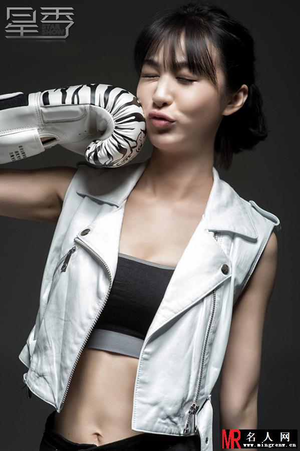 李菲儿动感写真 呆萌性感银屏宠儿(1)