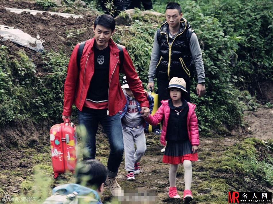 陆毅确认参加爸爸去哪儿2 拍摄现场组图曝光(1)