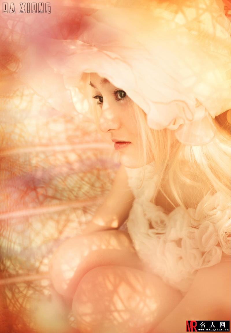 演员邱晔花丛写真 婴儿造型唯美梦幻(1)