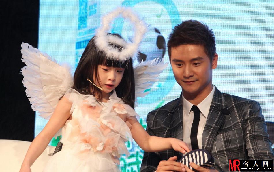 田亮全家幸福亮相 Cindy扮可爱天使萌到爆表(1)