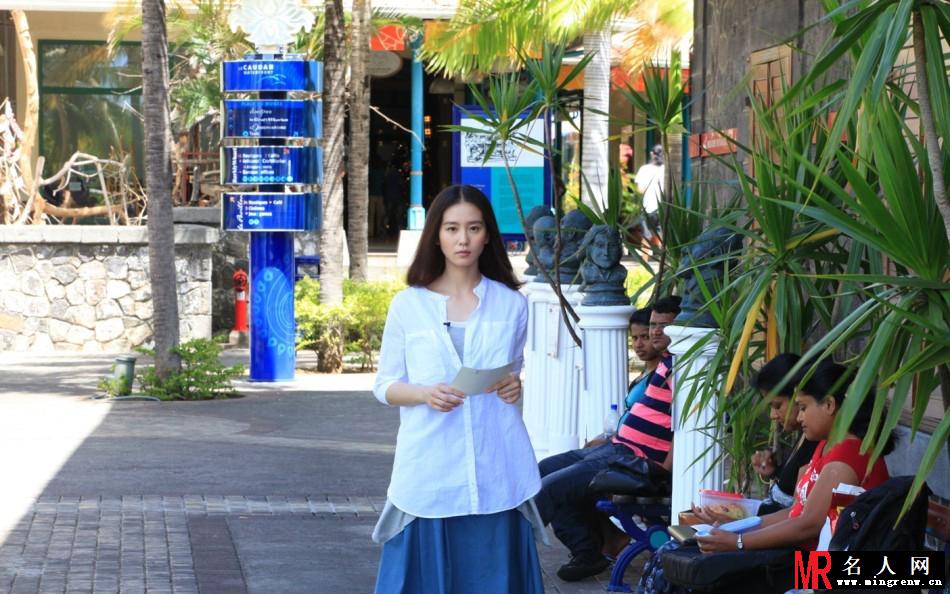 刘诗诗深夜前的五分钟片场照 女神笑容甜美(1)