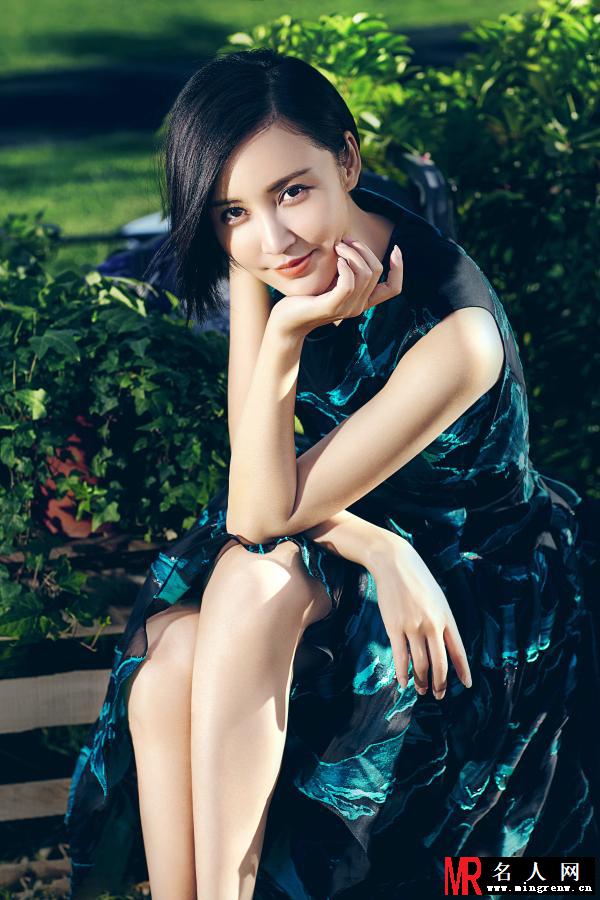 张歆艺秋季写真大片 文艺唯美回归真我(1)