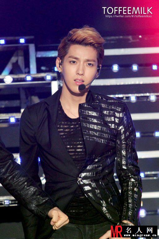 2012年EXO韩国亚洲之星现场吴亦凡图片 帅气颜值爆表(1)