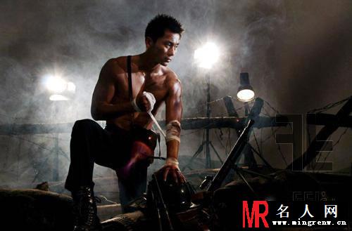 李晨早期《时尚芭莎》硬汉写真 吹响英雄集结号(1)