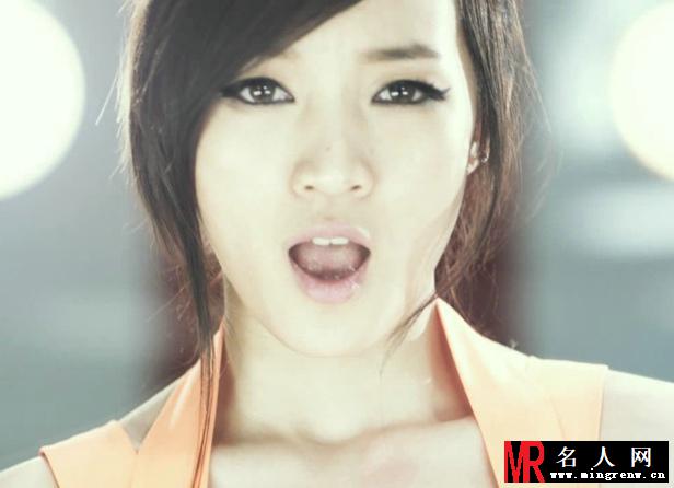 韩国女子组合Miss A孟佳性感露脐写真(1)