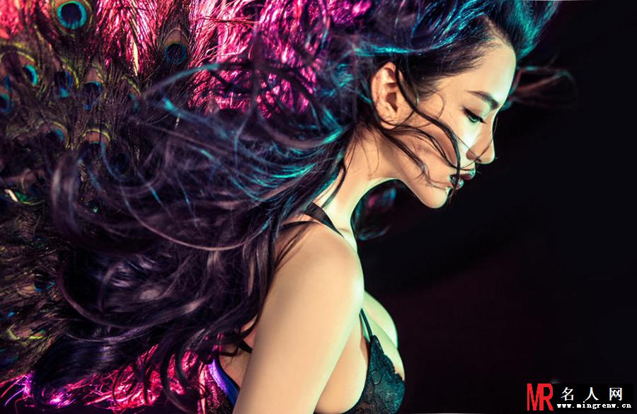 潘霜霜华丽写真 变身性感妖艳孔雀(1)