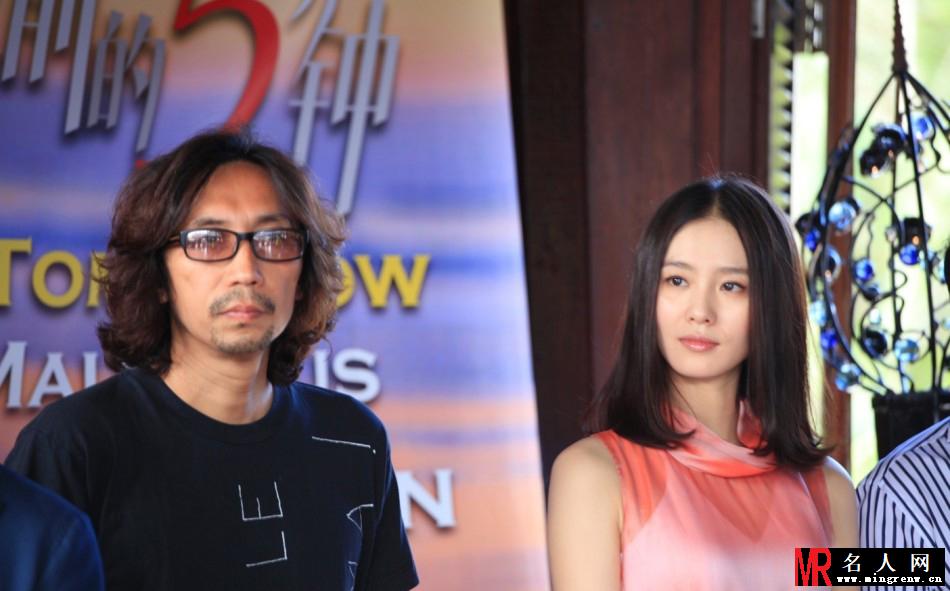 刘诗诗深夜前的五分钟片场照 女神笑容甜美(1)
