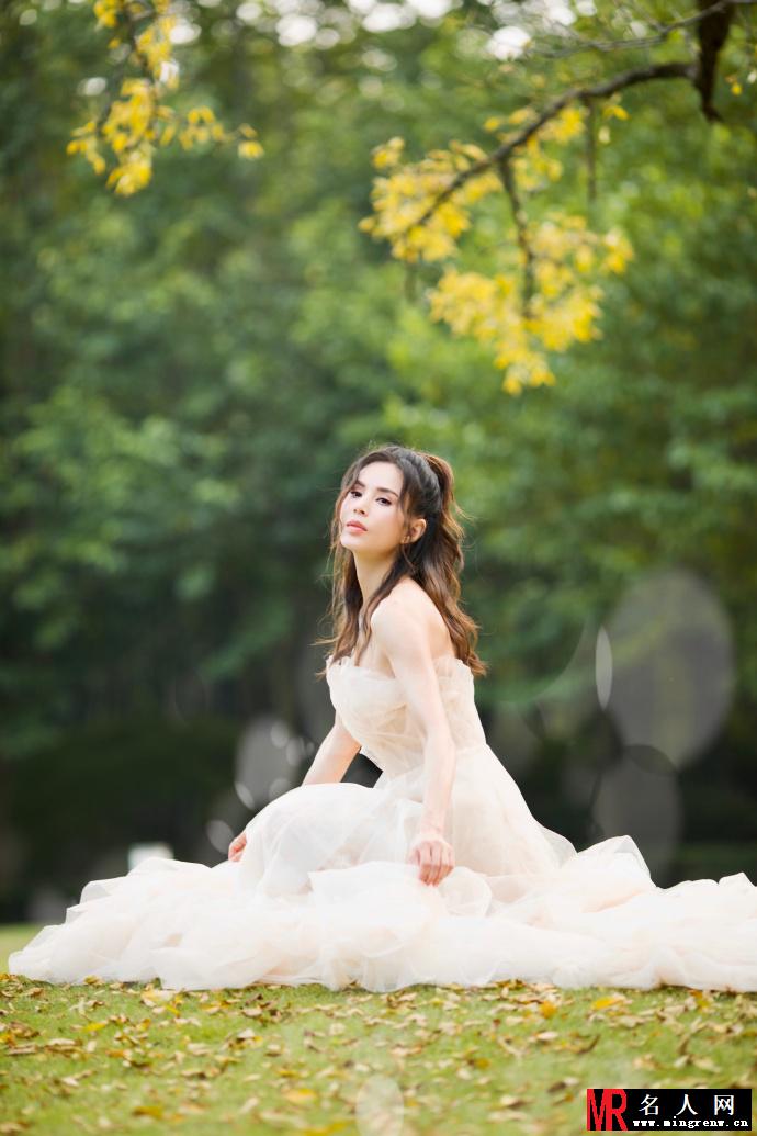 李若彤婚纱造型写真唯美浪漫(1)