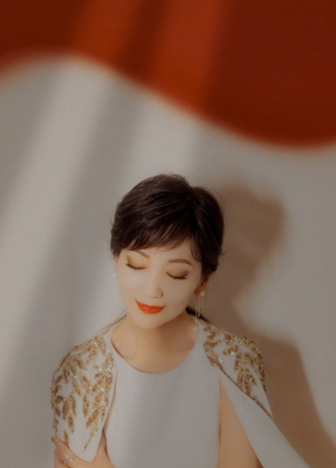 周迅惠英红赵雅芝女性色彩海报(1)