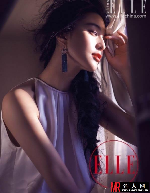 范冰冰《ELLE》大片 荒野露玉腿(1)