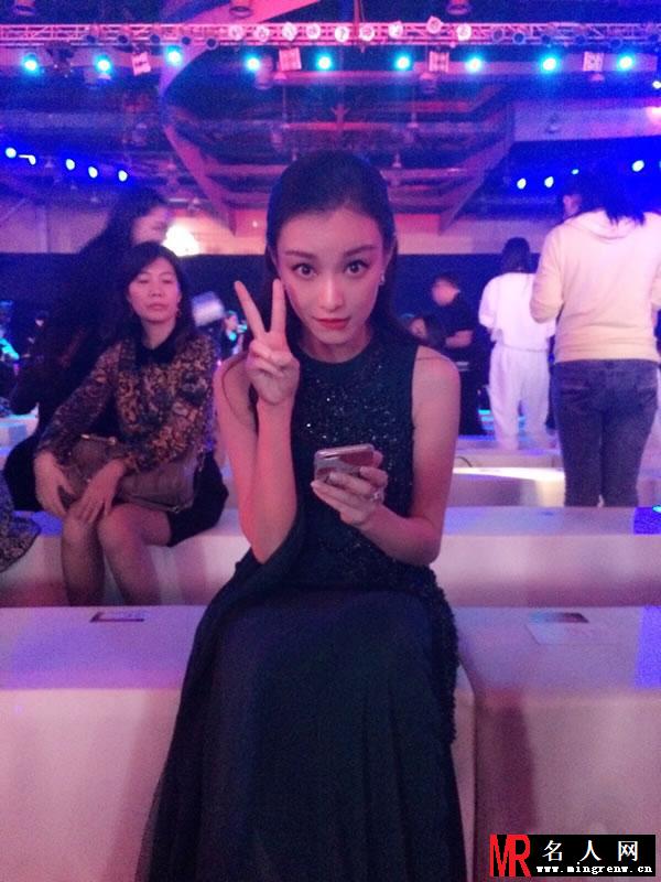 倪妮2014活动大图集第五弹 剪刀手卖萌可爱至极(1)