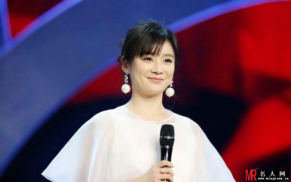 袁姗姗湖北卫视春晚演唱《我和春天有个约会》(1)