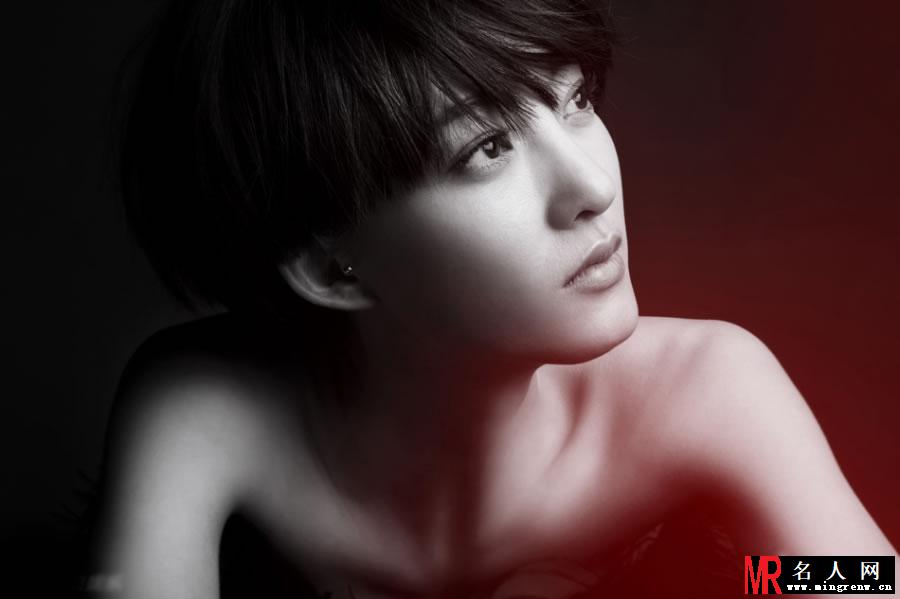 王丽坤性感写真曝光 俏丽短发高贵冷艳(1)
