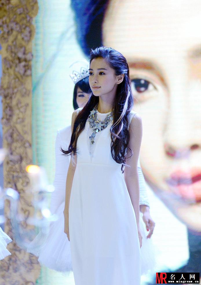 Angelababy亮相快本 唯美女神大跳芭蕾舞(1)