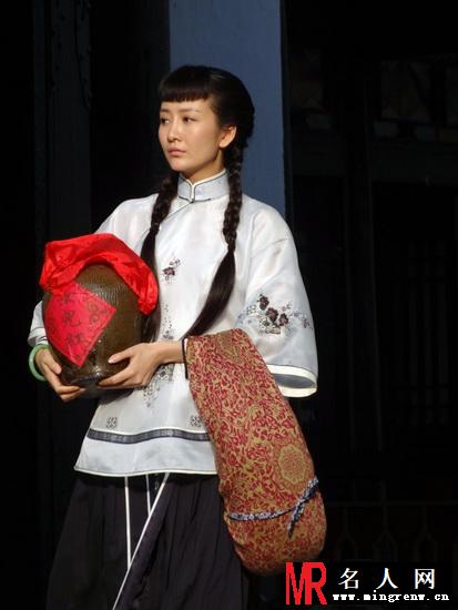 花红花火田明媚剧照(1)