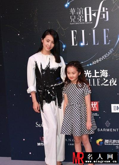 成龙杨幂陈赫等明星亮相《华谊兄弟ELLE之夜》(1)