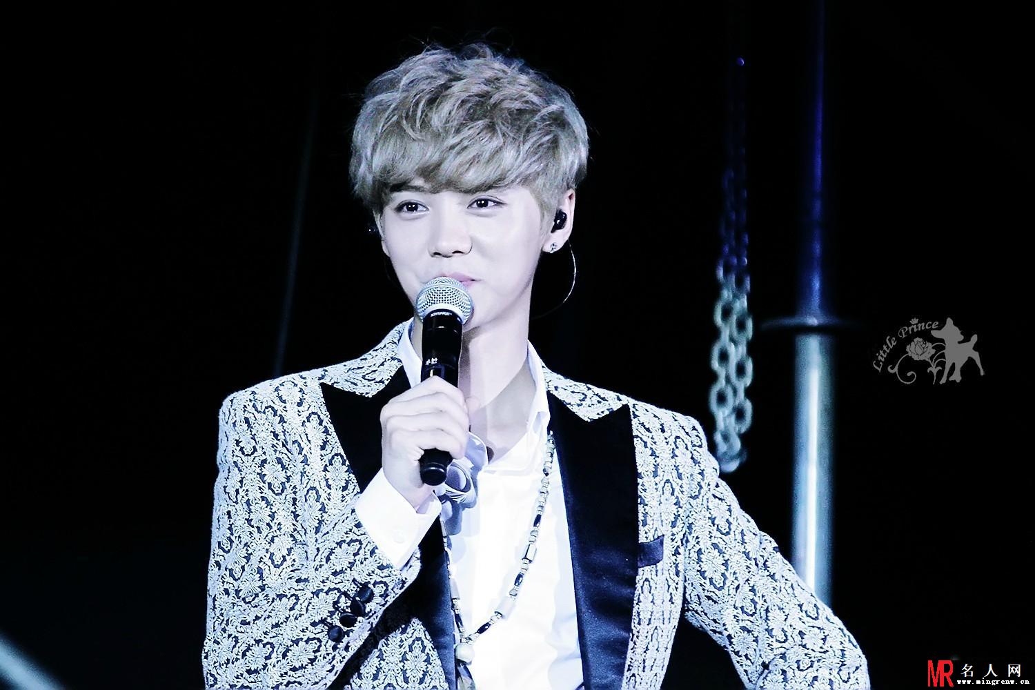 鹿晗2014年韩国一巡演唱会露出双臂小鲜肉也性感(1)