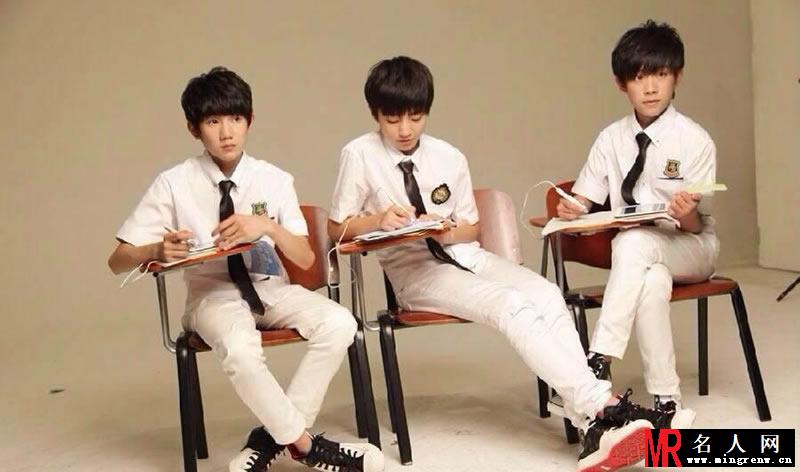 TFBOYS代言某广告现场 气氛融洽工作认真(1)