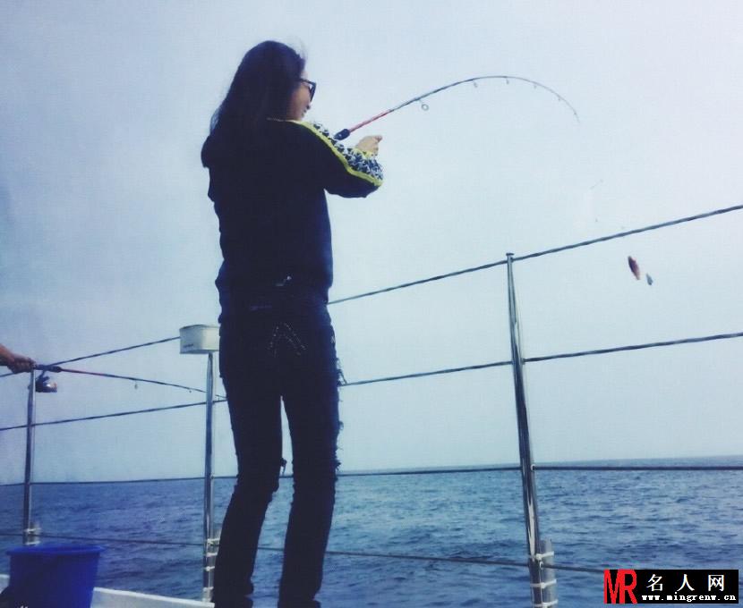 林心如《我们相爱吧》幸福恋爱 出海钓鱼微博晒美照(1)