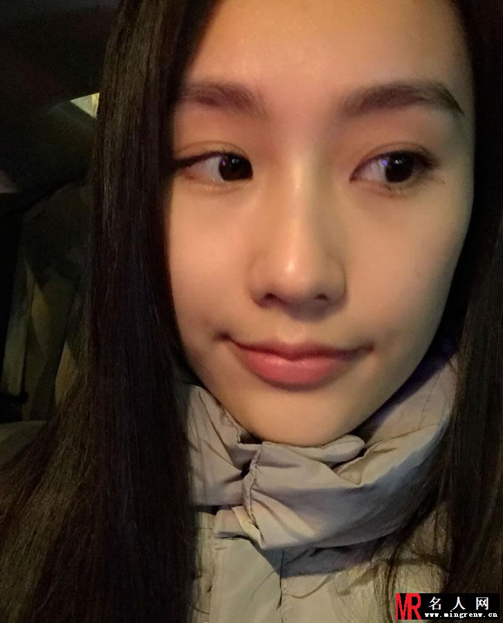 杨子新欢王婉中美艳生活照 黄圣依翻版成热议(1)