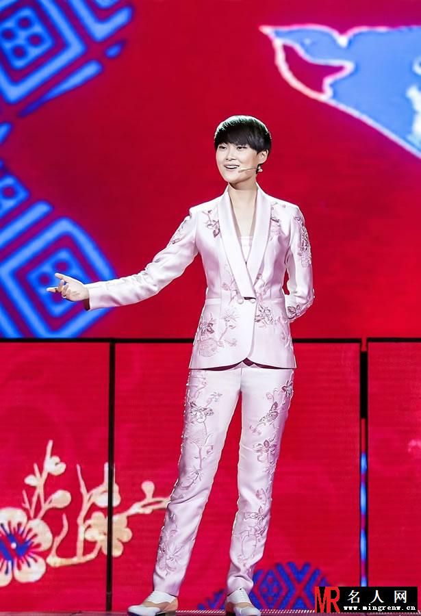 李宇春蜀绣成春晚最高价节目 舞美效果震惊四座(1)