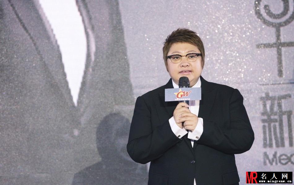 韩红揭巡演场次谈黄晓明婚礼:不会帮挡酒(1)