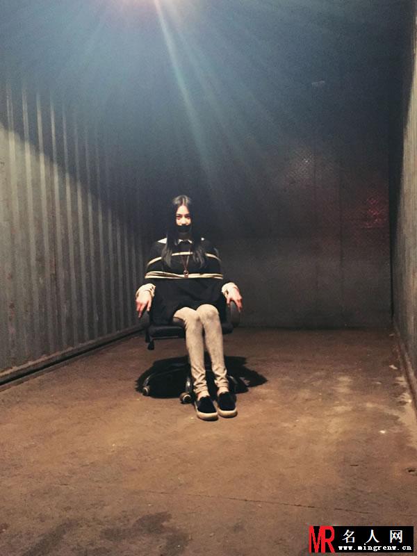 《摩卡行动》杀青最后一天 张馨予曝与乔任梁逗比时刻(1)