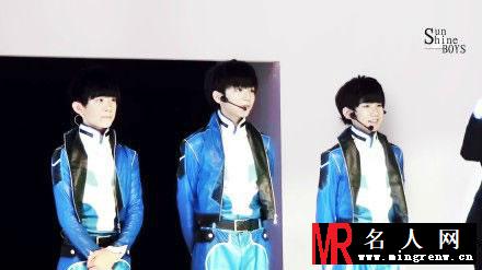 TFBOYS《China Joy》活动现场 蓝色套装阳光帅气(1)