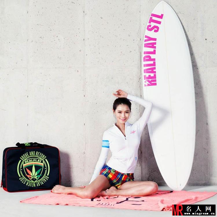 朴嘉熙秀完美曲线 秋成勋露强大肌肉(1)