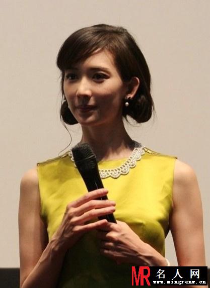 林志玲土豪金短裙性感出席甜心巧克力记者会(1)