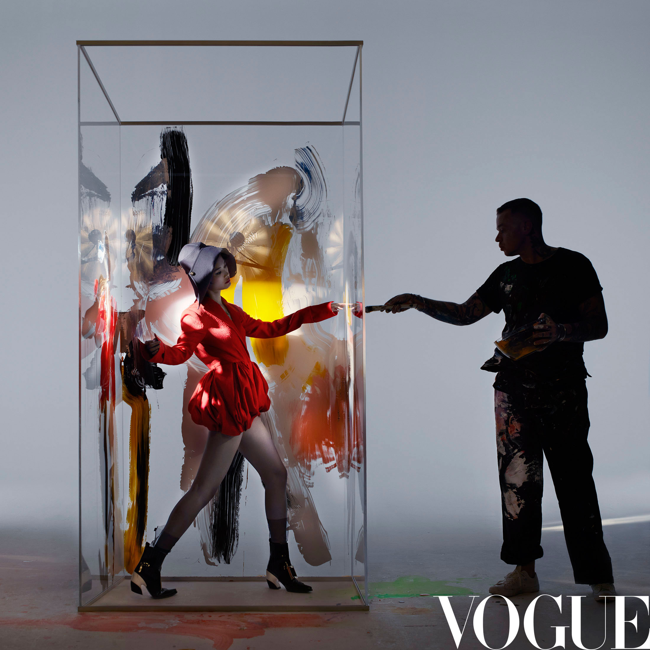 李宇春登《VOGUE》三月刊封面 视觉风格别具一格(1)