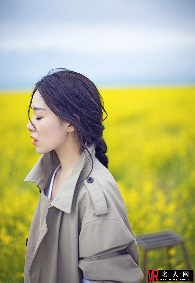阚清子高原花海写真 色调清新缤纷如画(1)