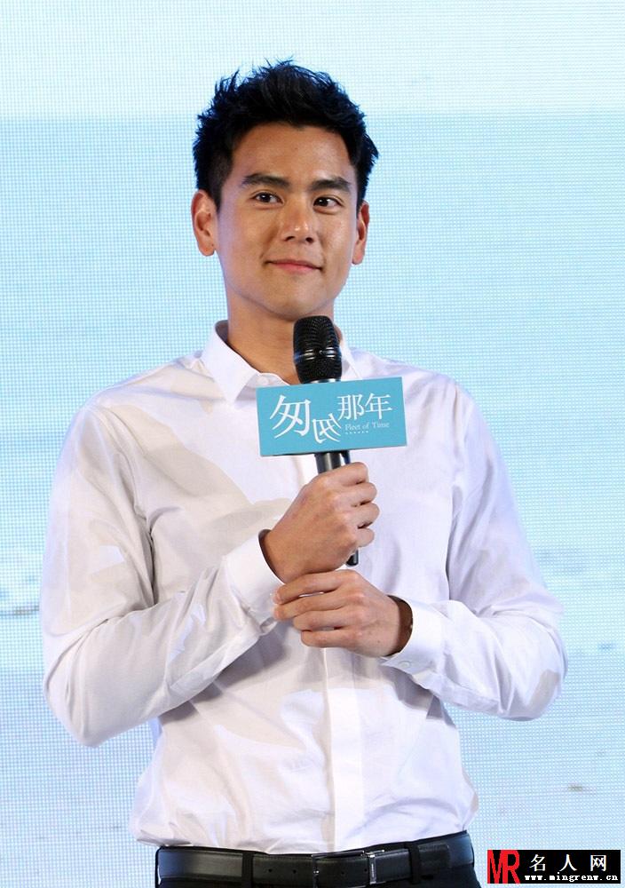 《匆匆那年》主题曲发布会 张一白携彭于晏陈赫等亮相(1)