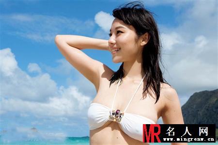 日本女星谷村奈南大胆写真 展现傲人G罩杯巨乳(1)