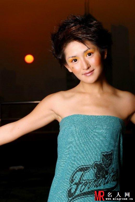 杨幂唐嫣 图揭女神那些惨不忍睹的过去(1)