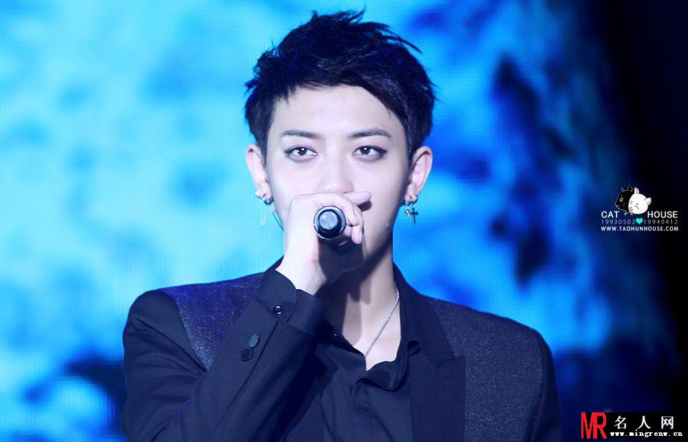 2014年8月EXO帅气亮相三星GALAXY南京音乐节黄子韬图片(1)