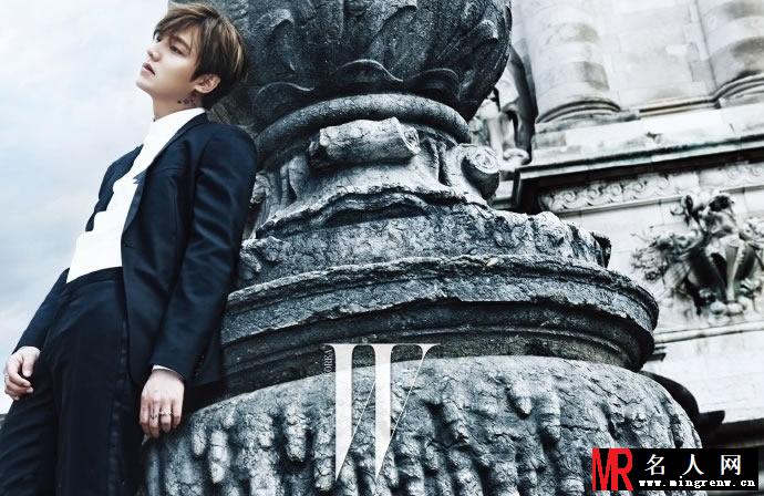 韩星李敏镐W杂志写真 忧郁眼神尽显沧桑(1)