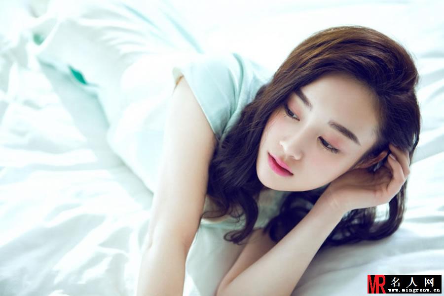 张檬纯白写真 慵懒软妹子(1)