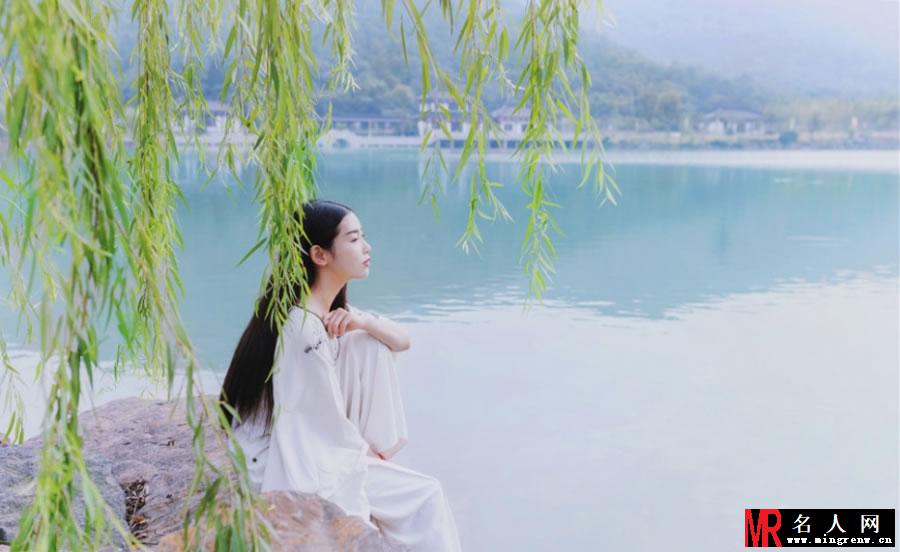 张辛苑唯美写真曝光 白衣出镜宛若仙子(1)