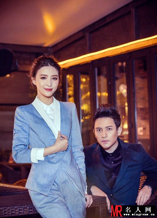 张杨果而与丈夫拍写真 复古深蓝尽显默契(1)