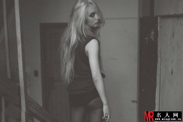 韩团f(x)Krystal暗黑写真 半面妆惊悚鬼魅(1)