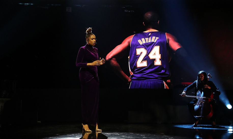 NBA全明星赛 詹妮弗·哈德森献唱致敬科比(1)