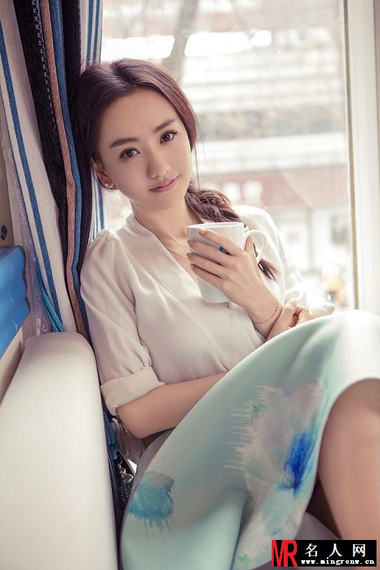 杨蓉唯美家居写真 气质温婉动人(1)