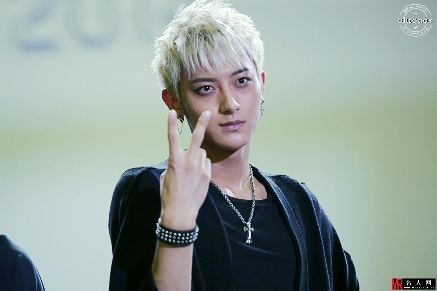 2014年7月EXO现身FASHION CADE活动现场帅气时尚黄子韬图片(1)