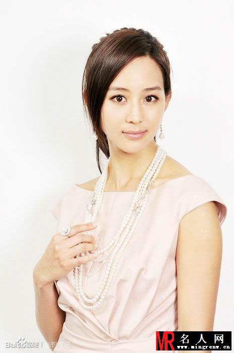 张钧甯2012年12月联合追星网采访写真 清新气质女神范(1)