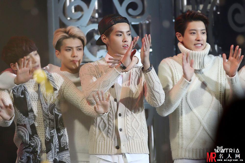 吴亦凡2013年SBS舞台演唱帅气时尚潮范十足(1)