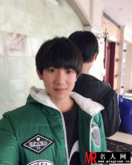 TFBOYS王源2015最新生活照 古灵精怪搞笑可爱(1)