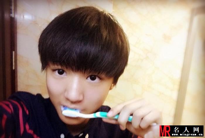 TFBOYS王俊凯2014年下半年帅气生活照集(1)