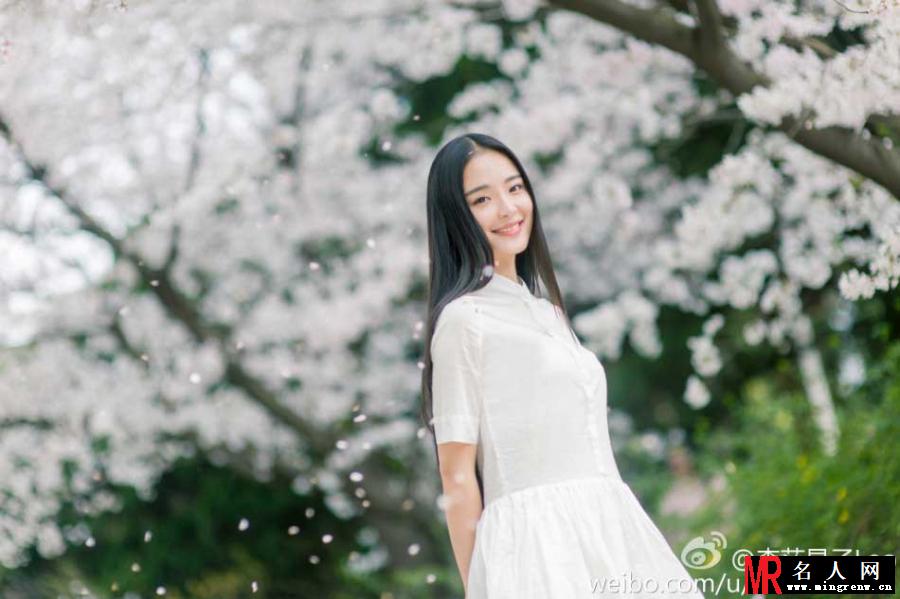 武大再现全能女神 李莎旻子樱花写真完胜黄灿灿(1)
